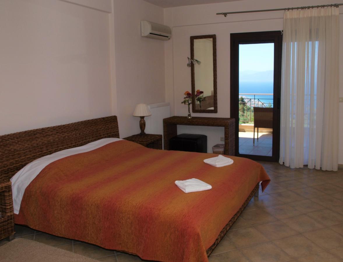 Hotel Theasi Diakopto Buitenkant foto