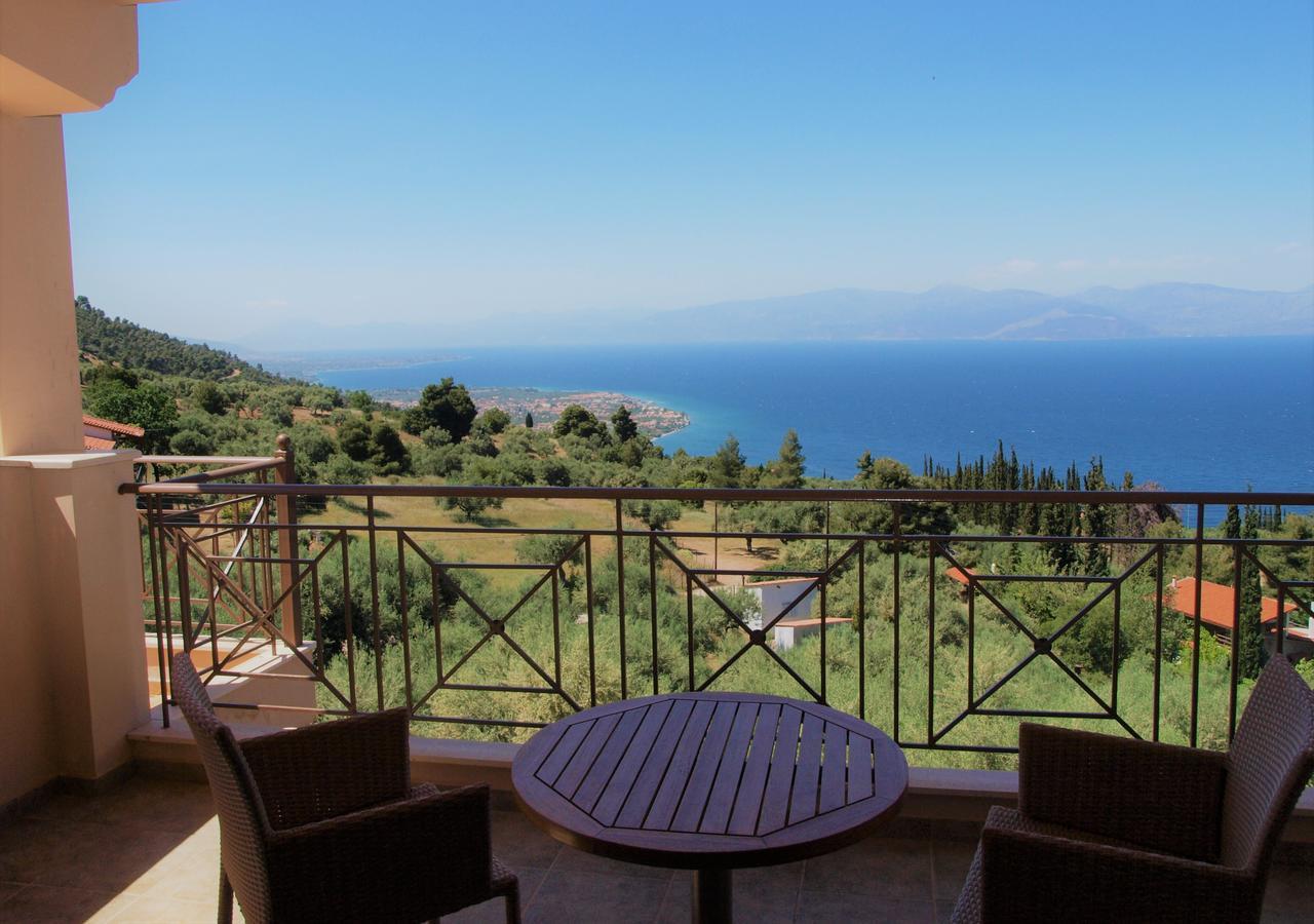 Hotel Theasi Diakopto Buitenkant foto